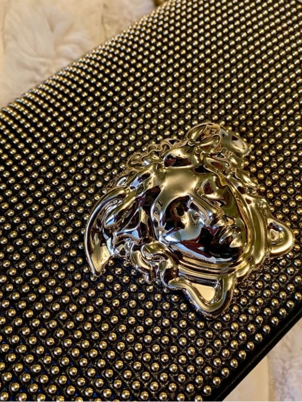 Authentic Versace Palazzo Sultan Medusa Gold Chain Studded Bag - Picture 4 of 10